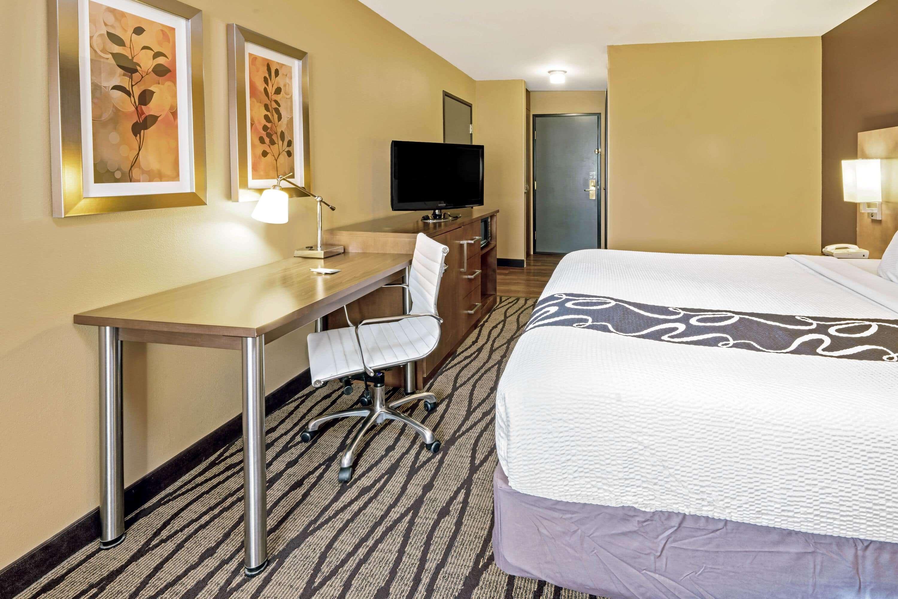 La Quinta By Wyndham Butte Hotel Ngoại thất bức ảnh