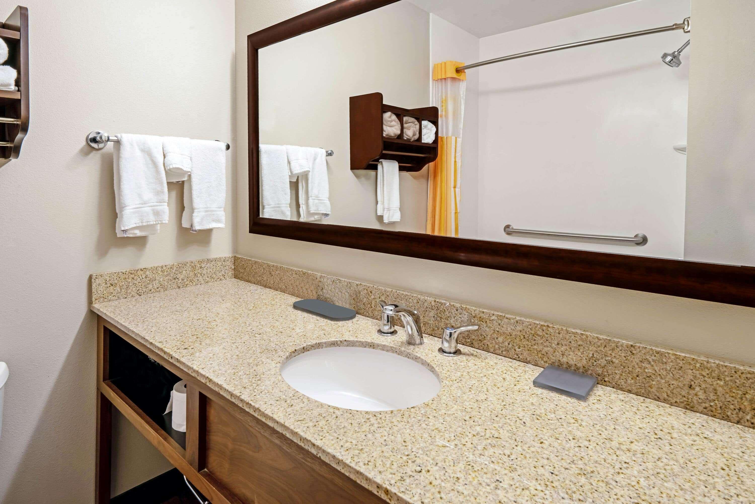 La Quinta By Wyndham Butte Hotel Ngoại thất bức ảnh