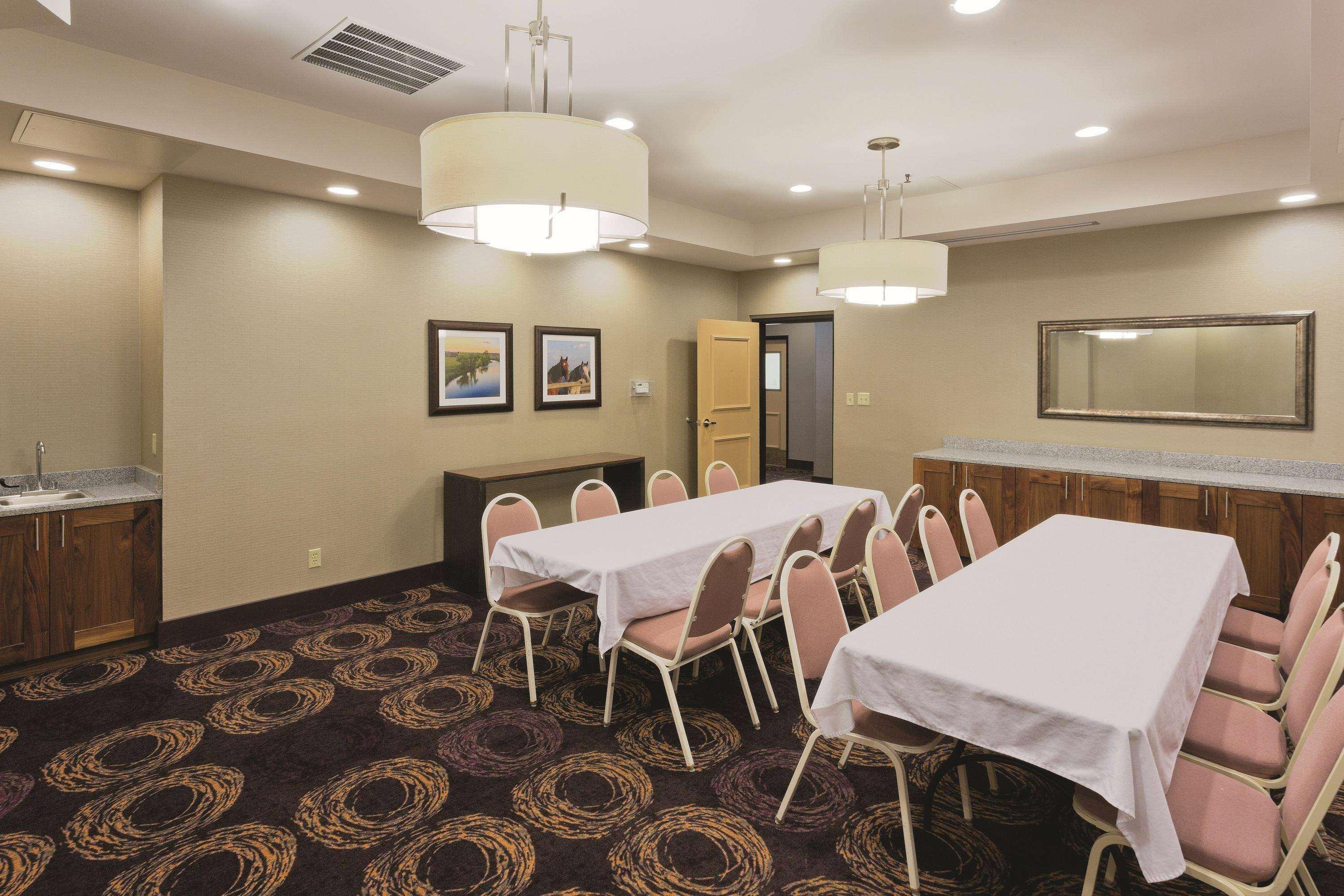 La Quinta By Wyndham Butte Hotel Ngoại thất bức ảnh