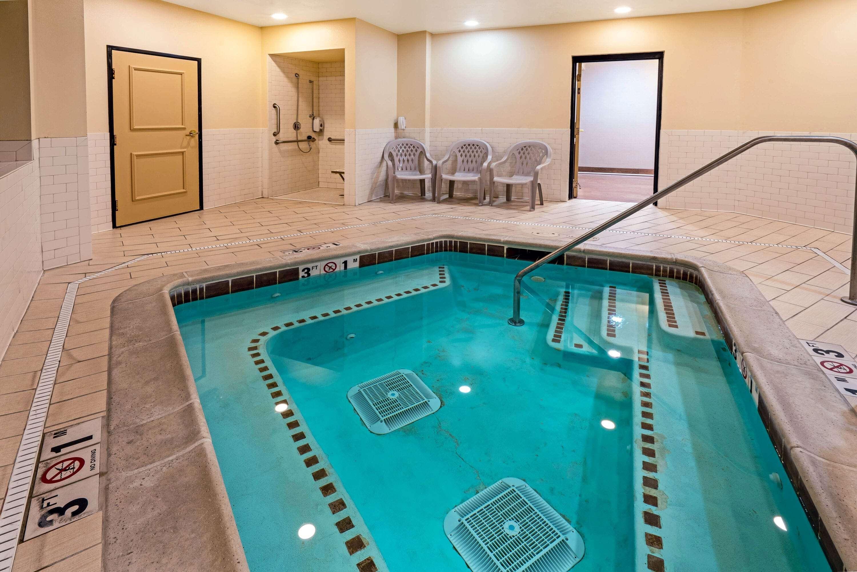 La Quinta By Wyndham Butte Hotel Ngoại thất bức ảnh
