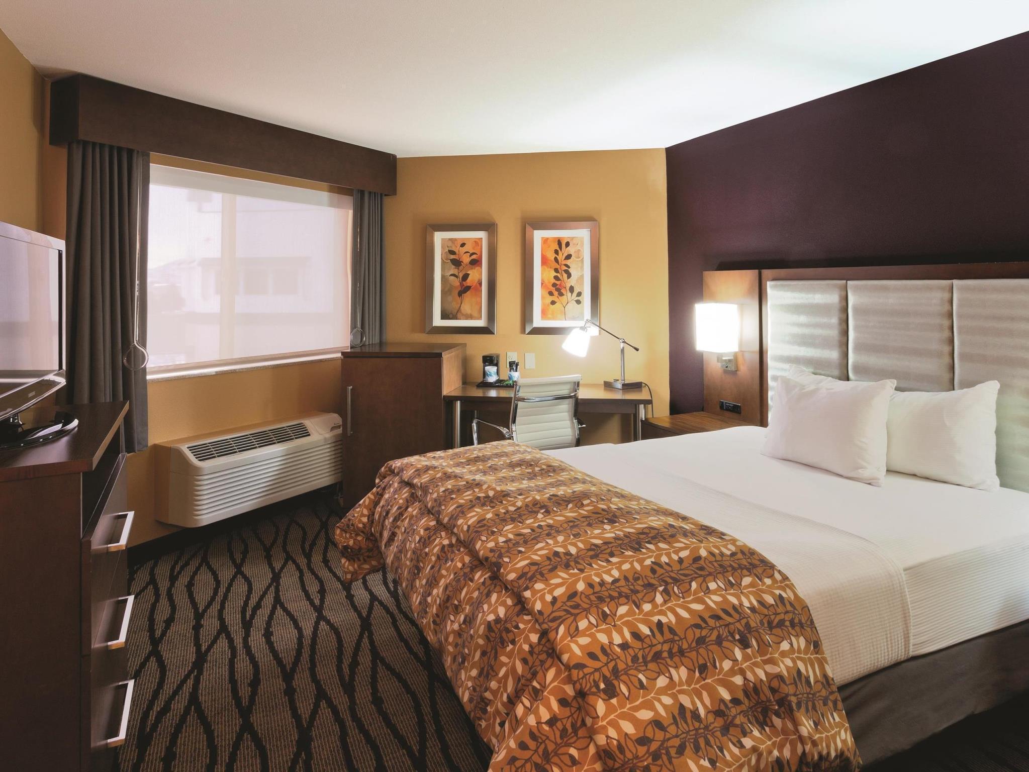 La Quinta By Wyndham Butte Hotel Ngoại thất bức ảnh